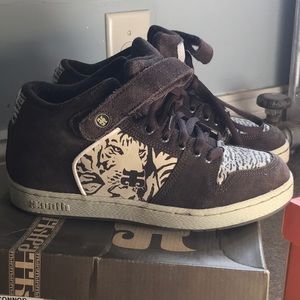Ipath Grasshopper skate high top sneaker with tiger detail size 6 RARE